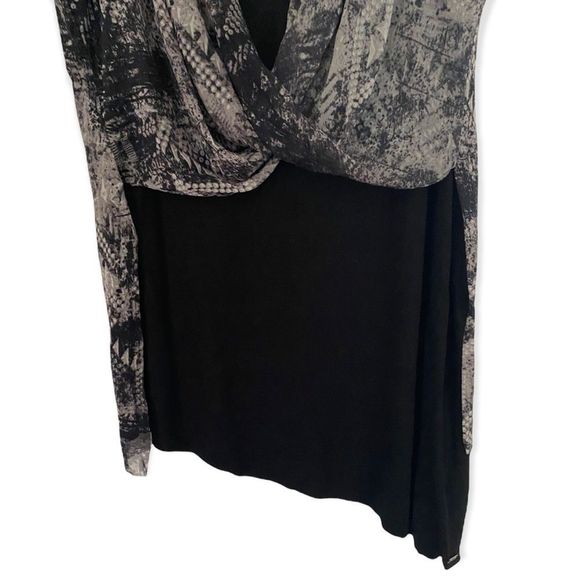 2/$30🌻 mblm Sleeveless Hip Length Blouse - Picture 4 of 9